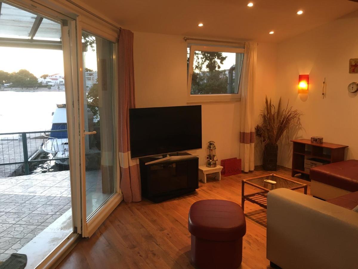 Apartment Jakov With Boat Mooring Zaboric Exterior photo