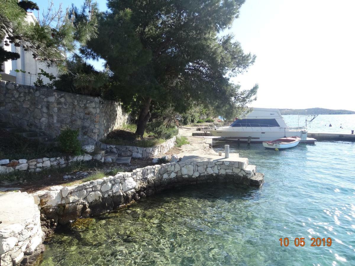 Apartment Jakov With Boat Mooring Zaboric Exterior photo