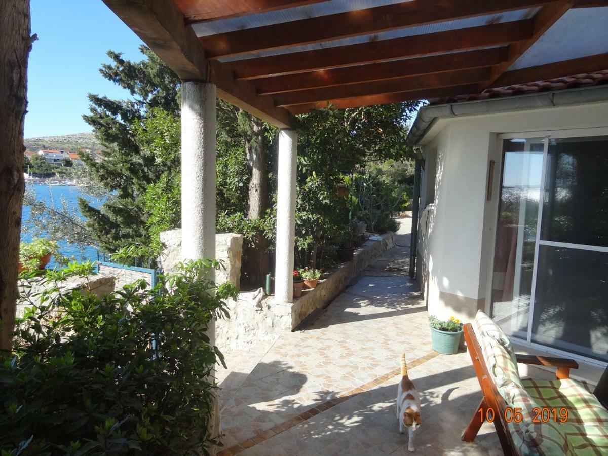 Apartment Jakov With Boat Mooring Zaboric Exterior photo