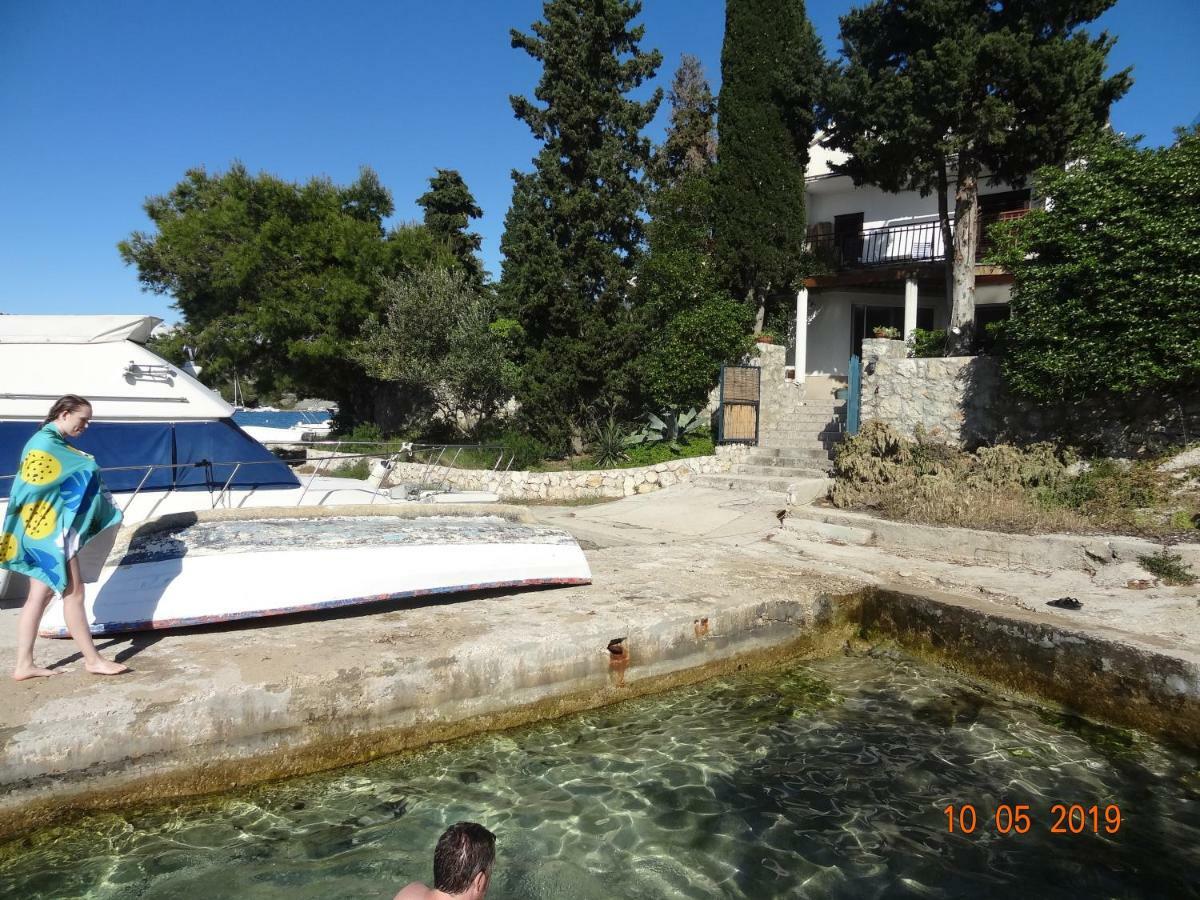 Apartment Jakov With Boat Mooring Zaboric Exterior photo